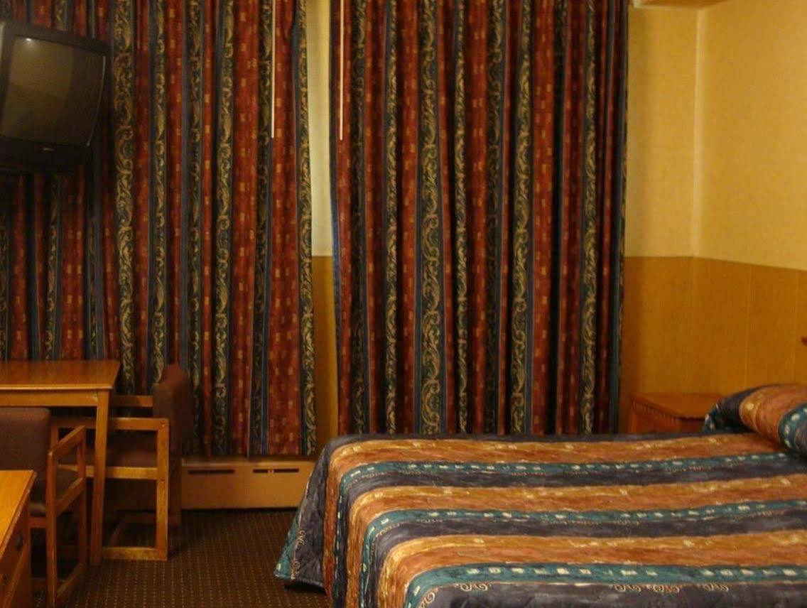 Riviera Motor Inn Brooklyn New York Luaran gambar